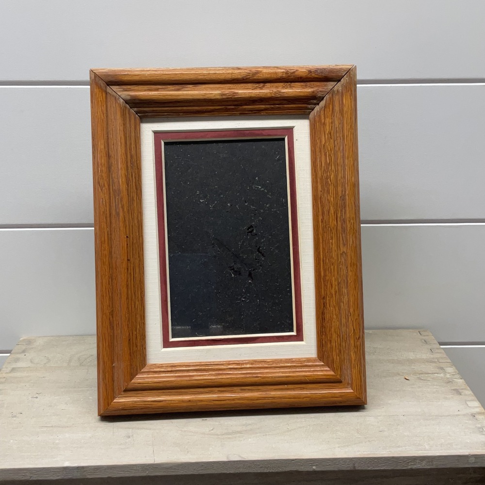 Vintage Oak Wood Picture Frame 4x6 Double Matted Traditional Tabletop Display